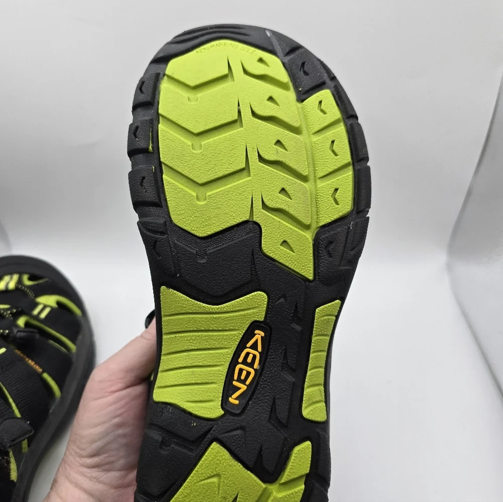 Keen Newport Waterproof Black Green Outdoor Hiking Sandles. Ladies 6